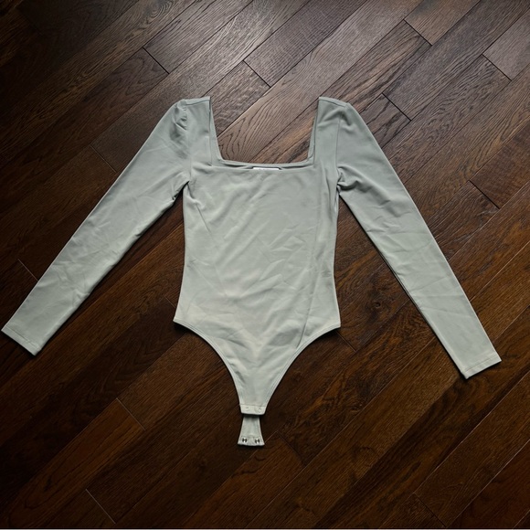 Long Sleeve Bodysuit - Picture 2 of 4